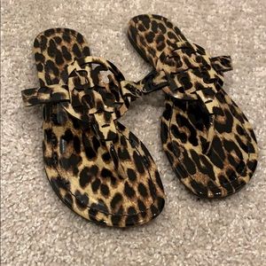Tory Burch Miller Leopard print thong size 8